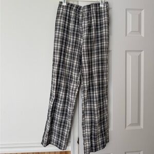 Women’s plaid trousers
